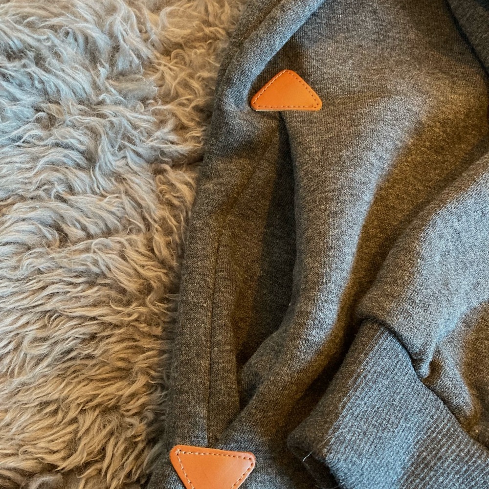 Amazon sweater - Picture 3 of 6